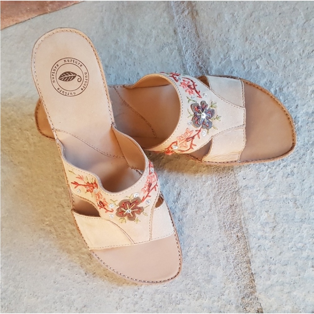 NEW Nurture Slides by Lamaze Fall Summer Spring Suede